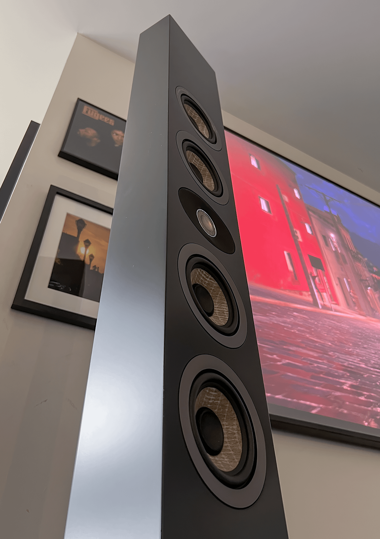 Focal's In Wall 302 also happen to be striking freestanding speakers when paired with dedicated stands. They sound great any way you use them 16300b07 image