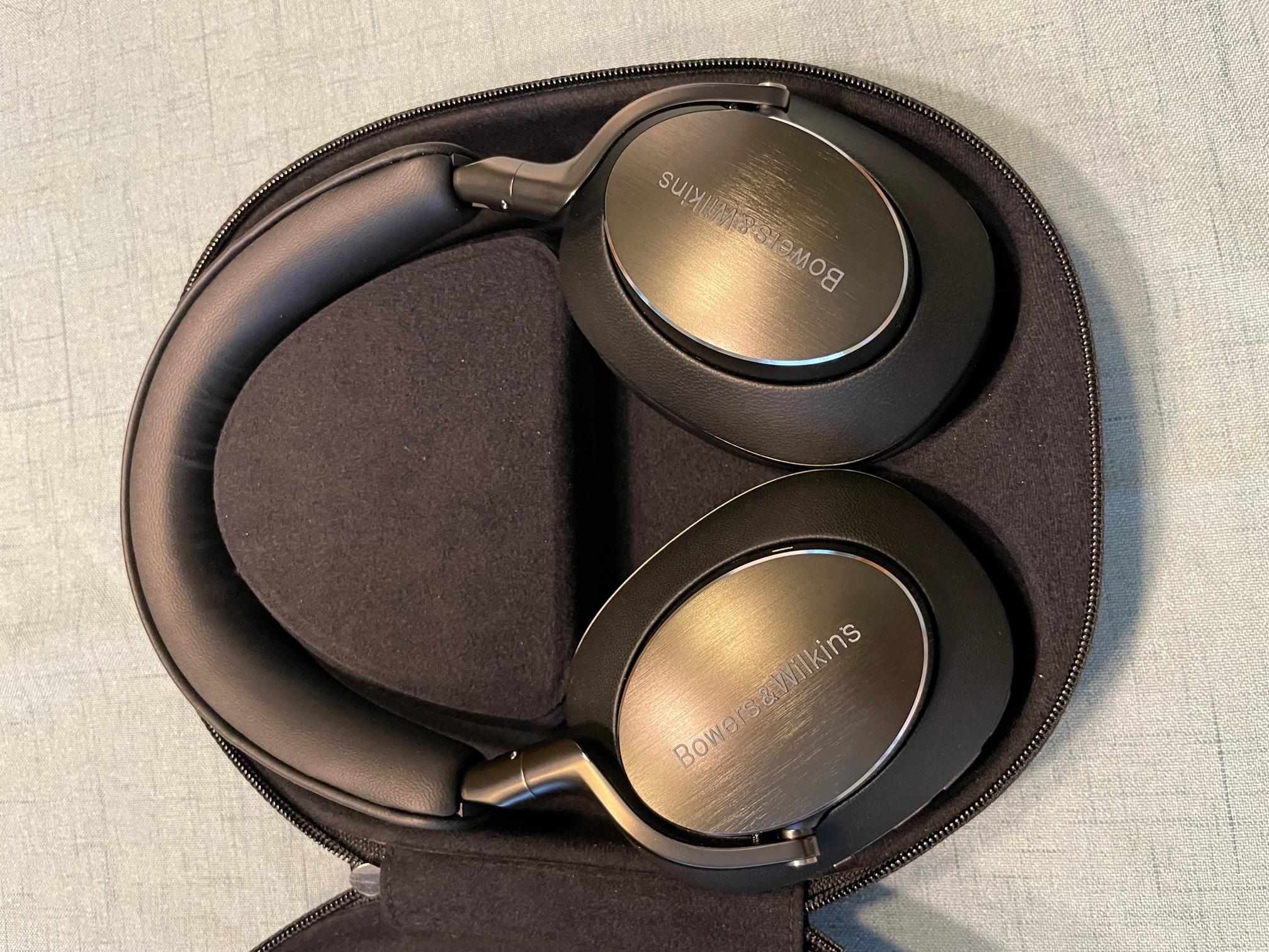 Bowers & Wilkins' Px8 look very similar to the Px7 S2, but the biggest differences are under the skin. efcce394 bowers wilkins px8 headphones in case