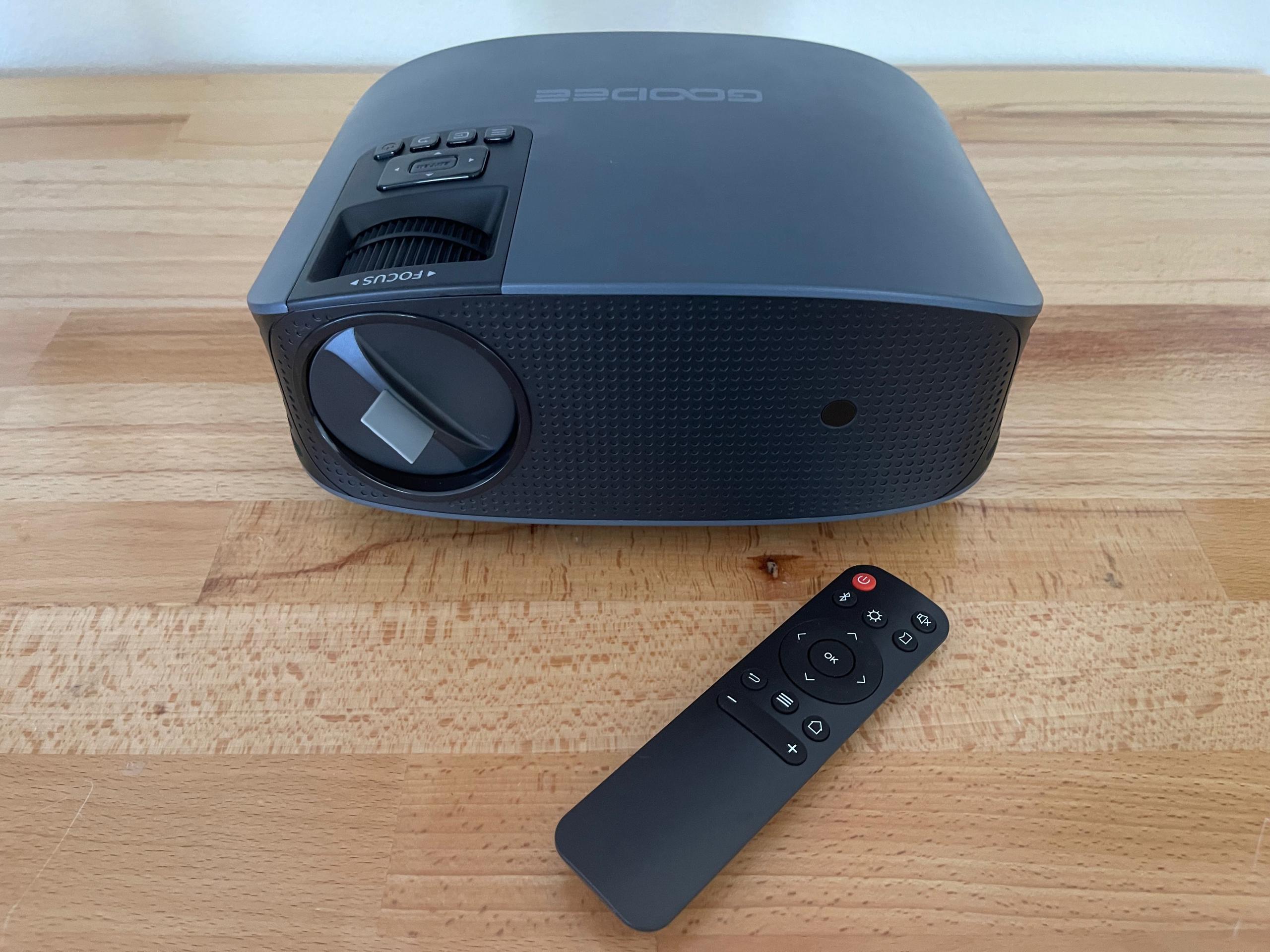 GooDee Y600 Plus Video Projector and a remote controller