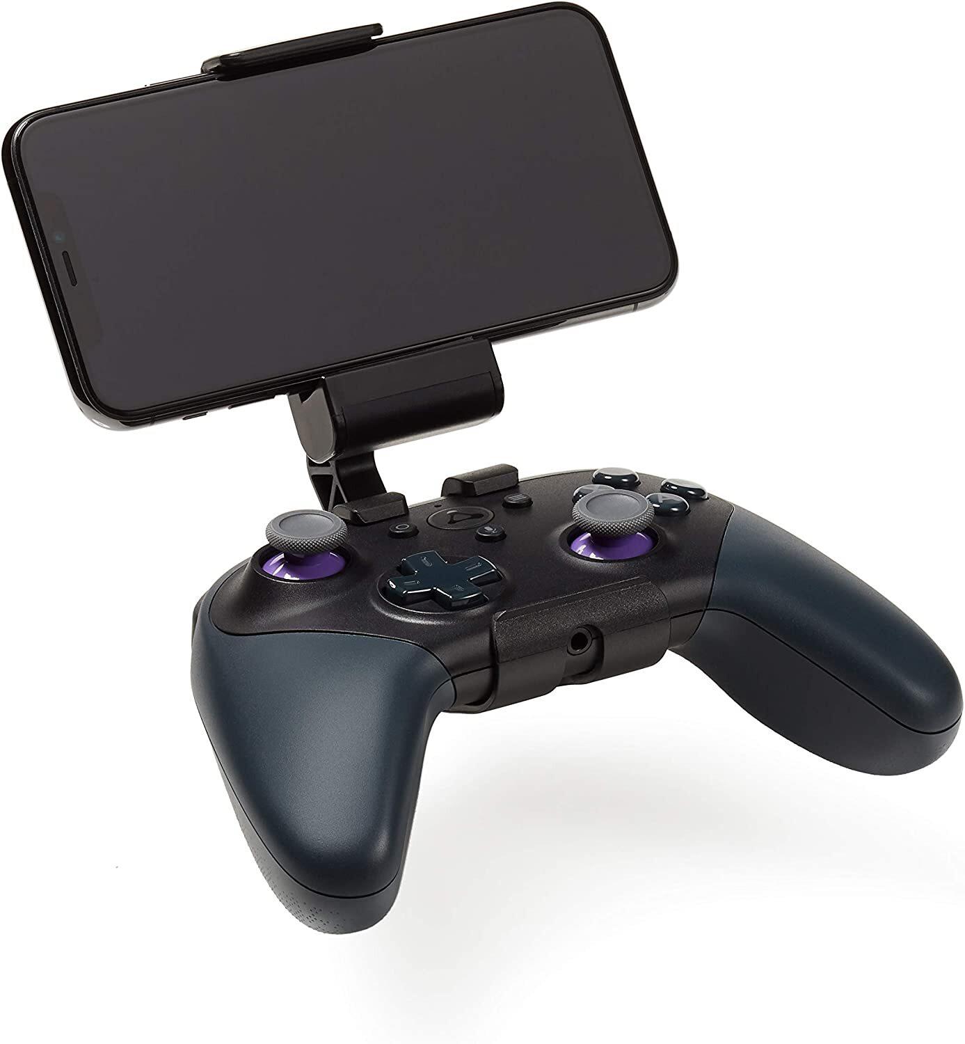 An image of the Luna Controller with Phone Clip Bundle.