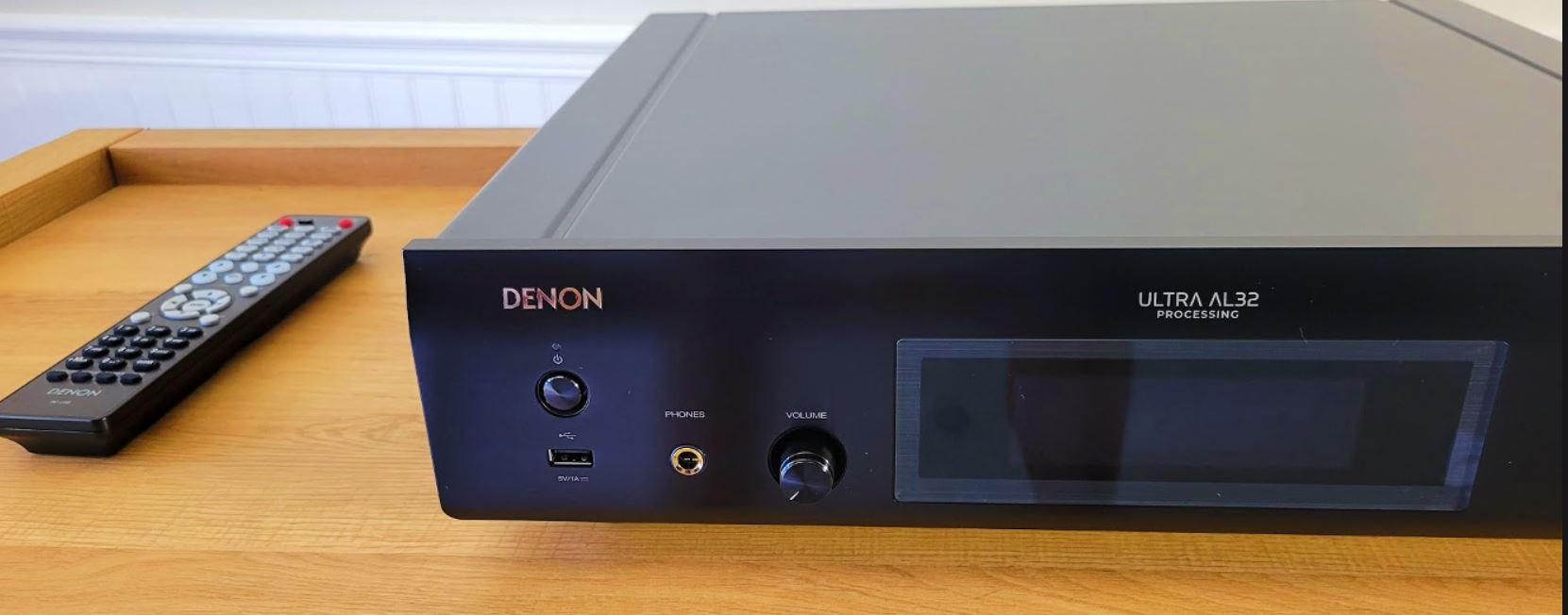 Denon DNP 2000NE Network Player front view
