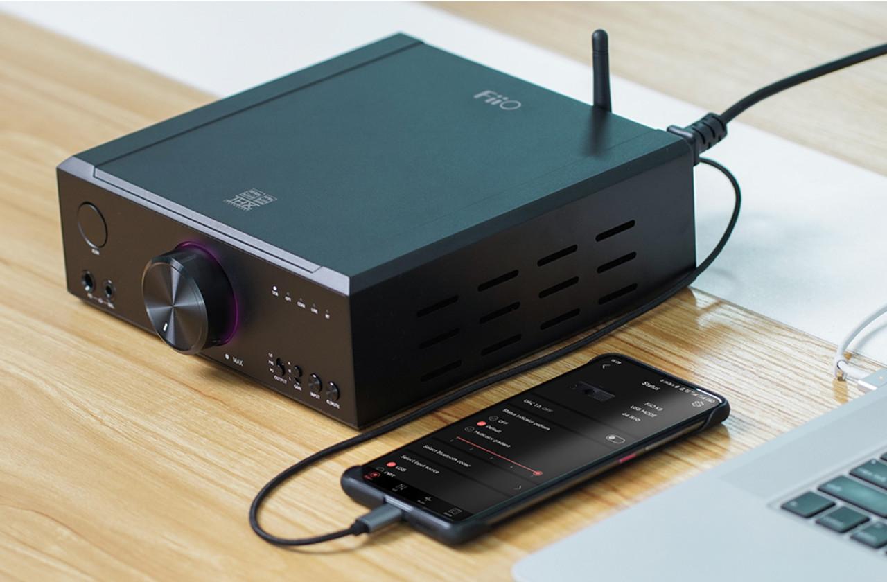 FiiO K9 Desktop Headphone Amplifier connecte to phone.