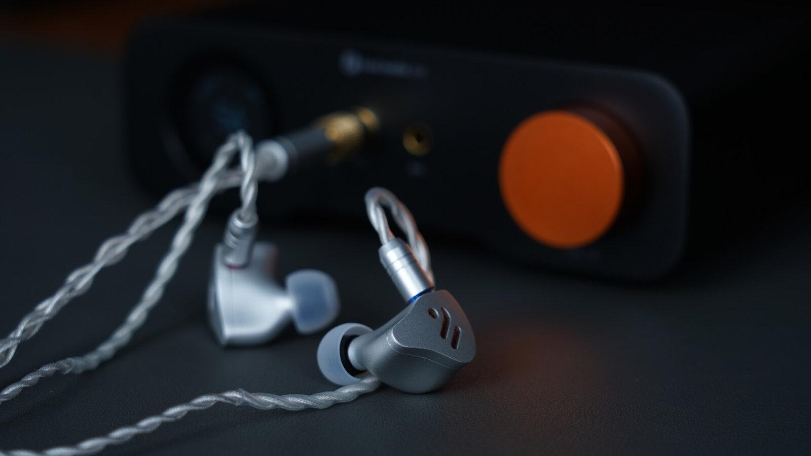 Fosi Audio IM4 IEMs.